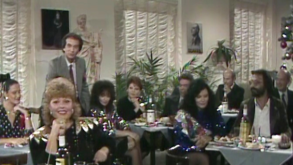 ΧΡΙΣΤΟΥΓΕΝΝΑ με Καλλιτεχνικό Καφενείο