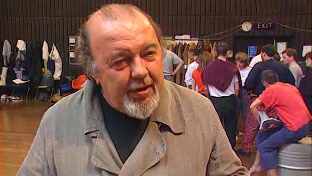 Στη μνήμη του βρετανού σκηνοθέτη Πίτερ Χολ