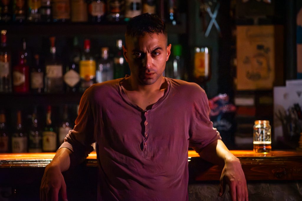 “Ερρίκος στον κύβο” από την ομάδα “Επτάρχεια” στο Εxcalibur Bar