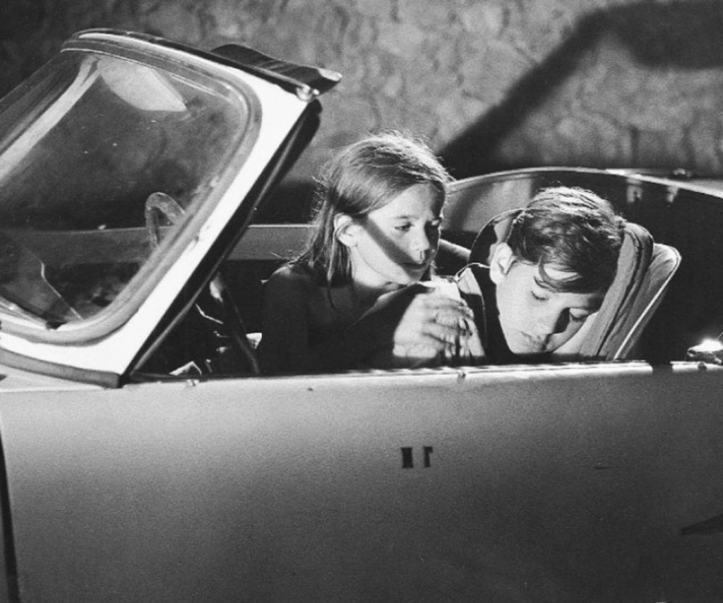 “ΜΙΑ ΤΟΣΟ ΚΟΝΤΙΝΗ ΠΑΡΟΥΣΙΑ” ΑΦΙΕΡΩΜΑ ΣΤΟΝ  ΣΤΑΥΡΟ ΤΣΙΩΛΗ