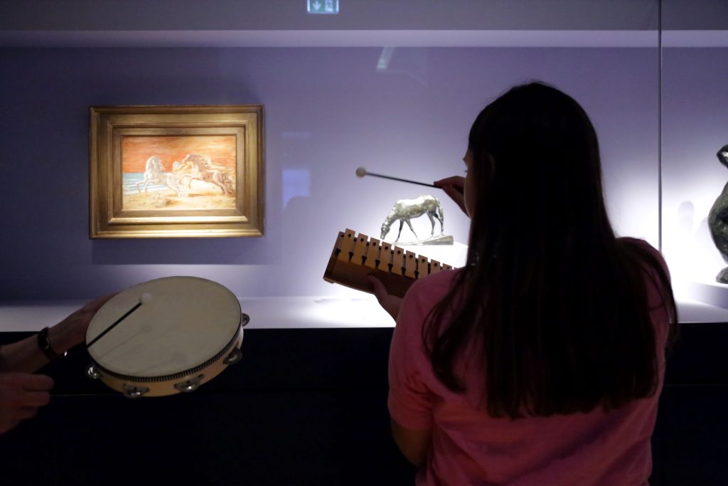 Μουσικά ταξίδια κίνησης, συναισθημάτων και φαντασίας για παιδιά στο φάσμα του αυτισμού στο Ίδρυμα Β&Ε Γουλανδρή