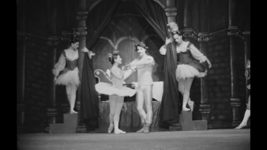 Χριστουγεννιάτικο οδοιπορικό στις θεατρικές σκηνές του 1977