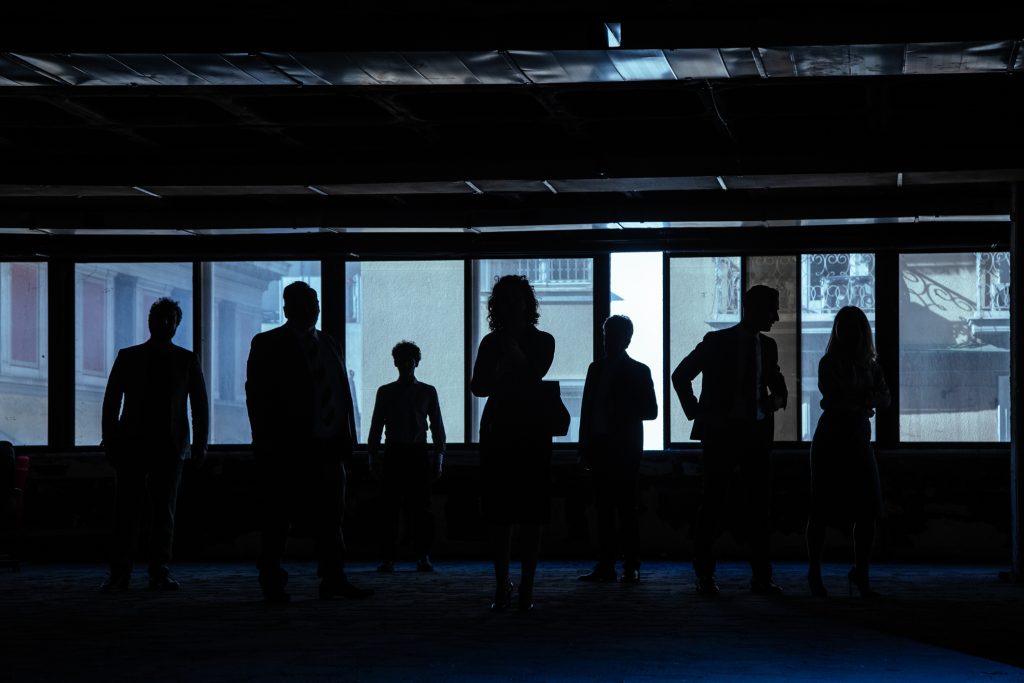 ΕΘΝΙΚΟ: “Ο Εχθρός του λαού” στη Πειραματική Σκηνή Νέων Δημιουργών Θέατρο REX -Σκηνή “Κατίνα Παξινού”